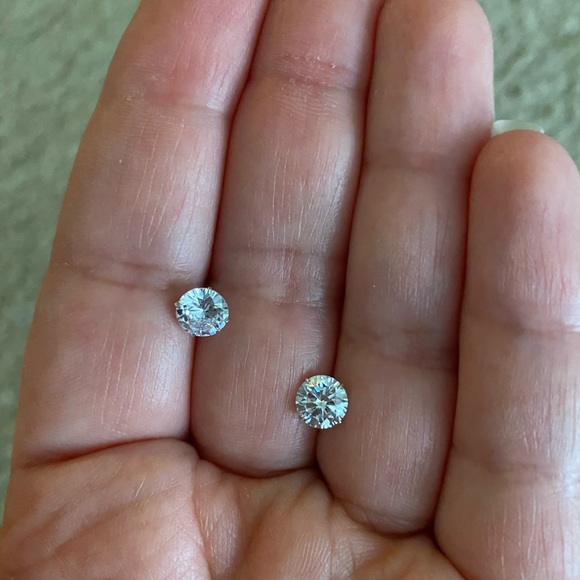 14K WHITE GOLD ROUND SIMULATED DIAMOND EARRINGS - Picture 5 of 8